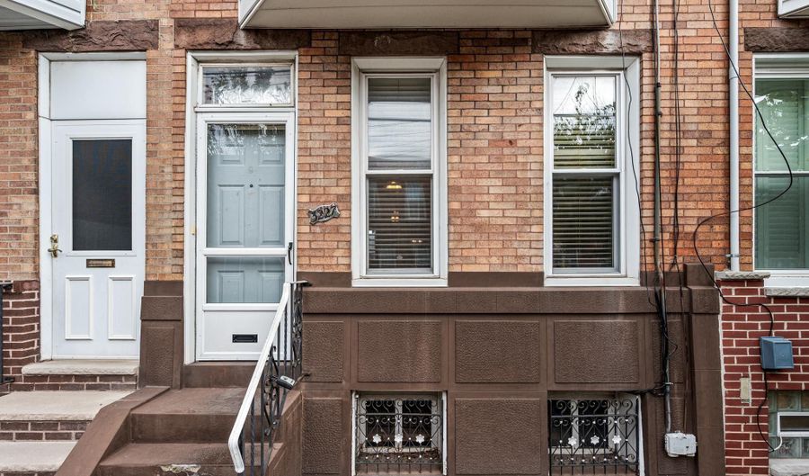 3227 SALMON St, Philadelphia, PA 19134 - 3 Beds, 1 Bath