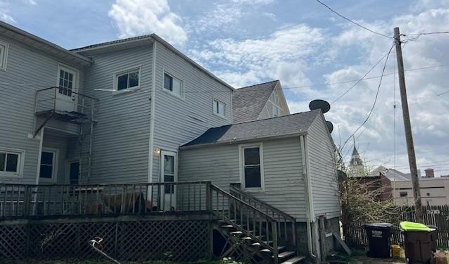 215 N Broad, Adrian, MI 49221 - 6 Beds, 4 Bath