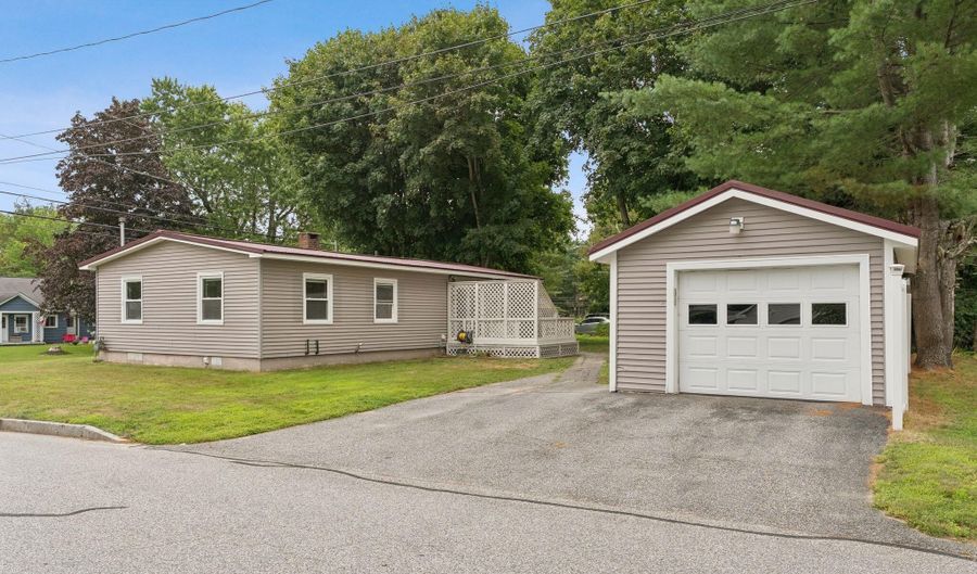 295 S Main St, Auburn, ME 04210 - 2 Beds, 1 Bath