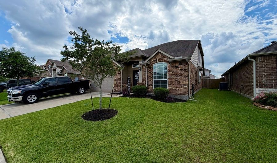5191 DRY HOLLOW Dr, Alvin, TX 77511 - 4 Beds, 2 Bath