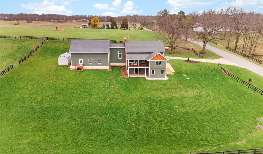 8977 2 Mile Rd NE, Ada, MI 49301 - 5 Beds, 3 Bath