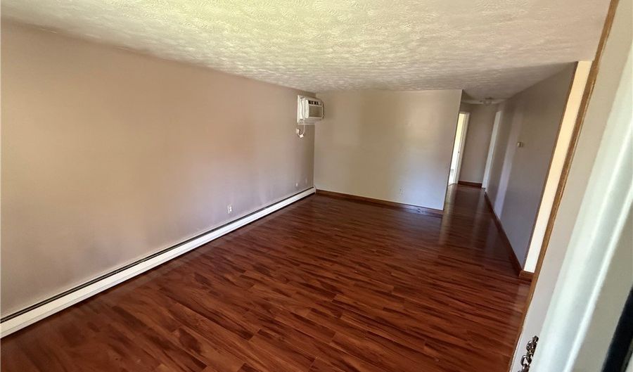 122 Rosemont Ave, Austintown, OH 44515 - 2 Beds, 1 Bath