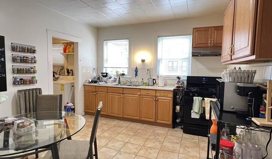 21 Chester St 2, Boston, MA 02134 - 4 Beds, 1 Bath