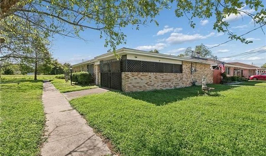 545 ESTEBAN St, Arabi, LA 70032 - 3 Beds, 2 Bath