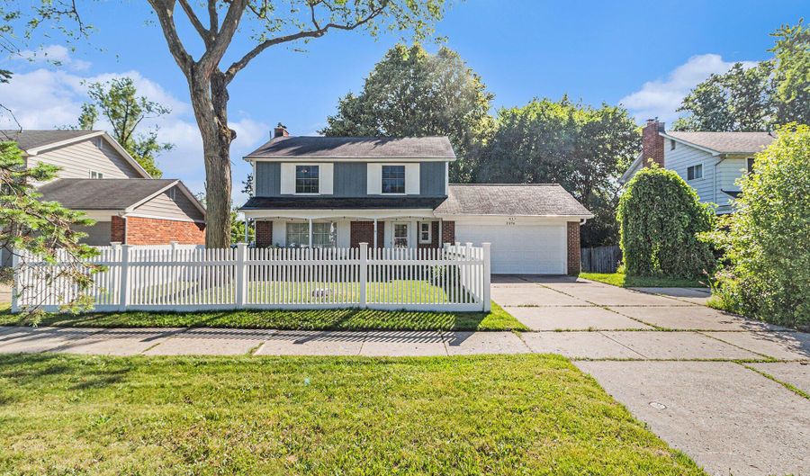 2576 Packard St, Ann Arbor, MI 48104 - 4 Beds, 2 Bath