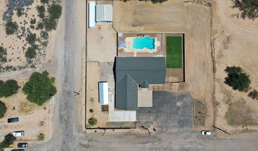 986 W Coffee Dr, Benson, AZ 85602 - 4 Beds, 2 Bath