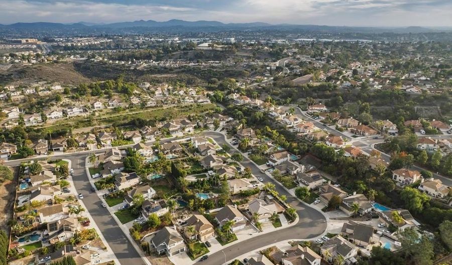 5010 Palmera Dr, Oceanside, CA 92056 - 4 Beds, 3 Bath