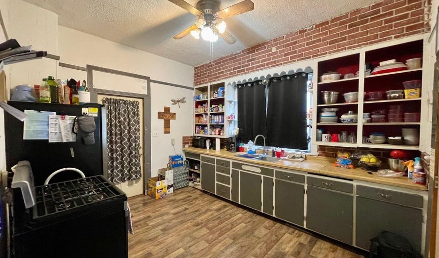 107 E Logan St, Argos, IN 46501 - 2 Beds, 1 Bath