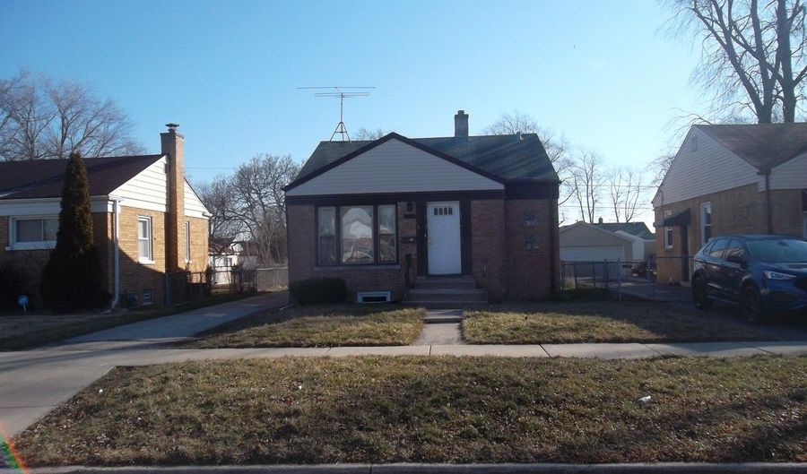 535 48th Ave, Bellwood, IL 60104 - 2 Beds, 2 Bath