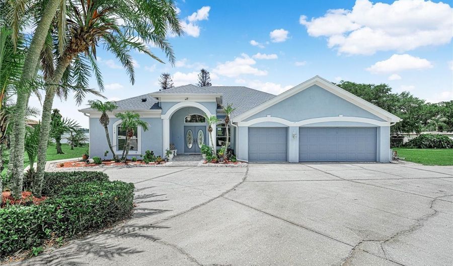 118 W JULIANA Way, Auburndale, FL 33823 - 3 Beds, 3 Bath
