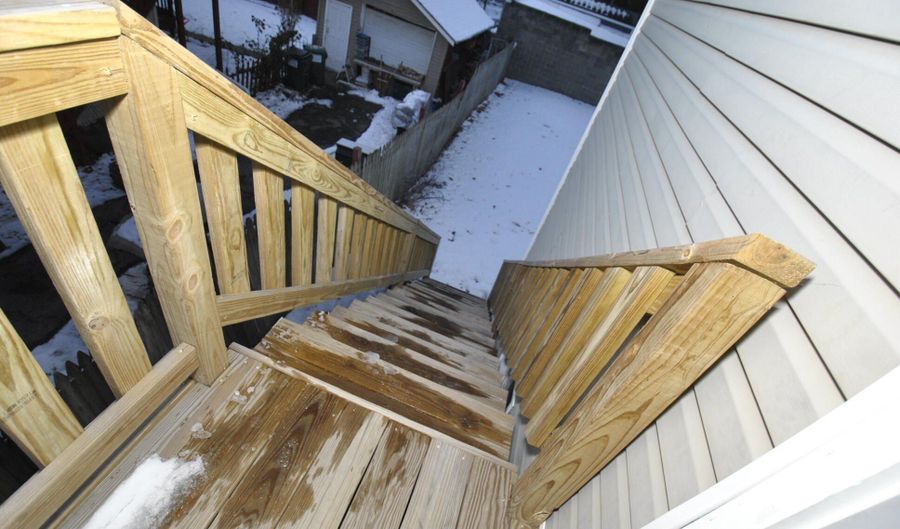 83 Osborne Rd, Albany, NY 12205 - 2 Beds, 1 Bath