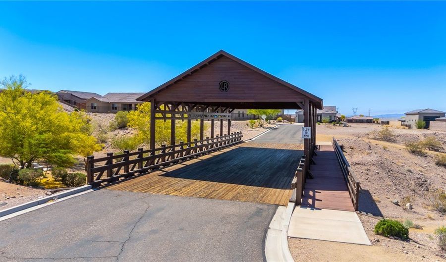 2661 Steamship Dr, Bullhead City, AZ 86429 - 3 Beds, 2 Bath