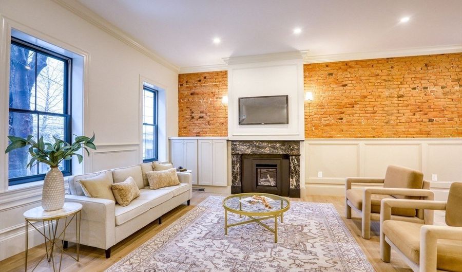16 Chestnut St, Boston, MA 02129 - 4 Beds, 4 Bath