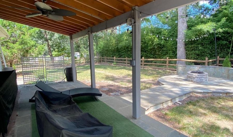 5915 BROOKLAND Rd, Alexandria, VA 22310 - 3 Beds, 2 Bath