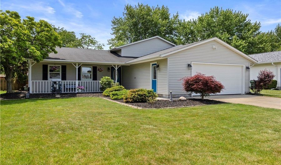 923 Hillside Dr, Amherst, OH 44001 - 4 Beds, 2 Bath