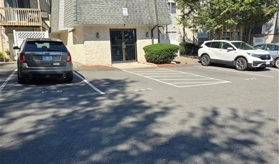 1560 Douglas Ave F79, North Providence, RI 02904 - 1 Beds, 1 Bath
