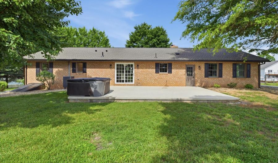 7523 SHARPSBURG Pike, Boonsboro, MD 21713 - 4 Beds, 3 Bath