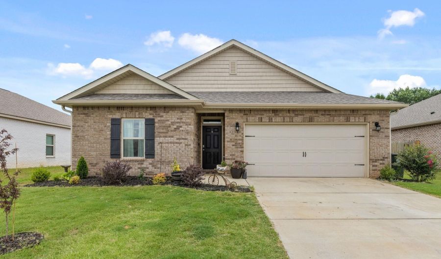 14317 Leadenhall Ln, Athens, AL 35613 - 3 Beds, 2 Bath