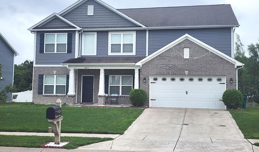 9257 Thames Dr, Avon, IN 46123 - 4 Beds, 3 Bath