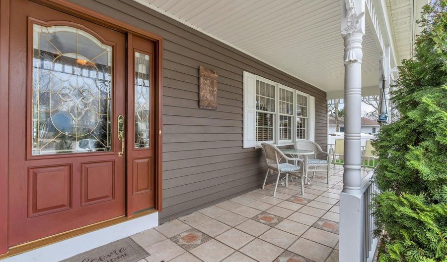 318 Tina Lee Ct, Brick, NJ 08724 - 4 Beds, 3 Bath