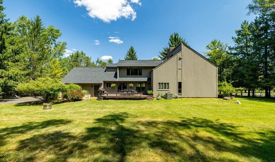 3447 River Pines Dr, Ann Arbor, MI 48103 - 5 Beds, 4 Bath