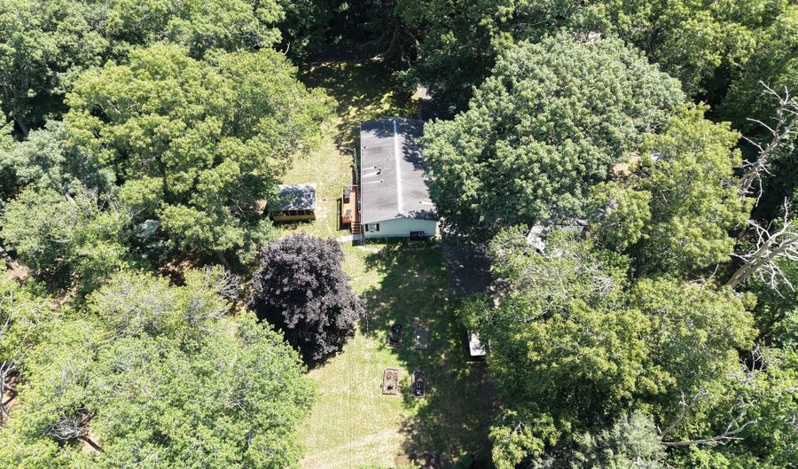 27 August Dr, Brooklyn, CT 06234 - 3 Beds, 2 Bath