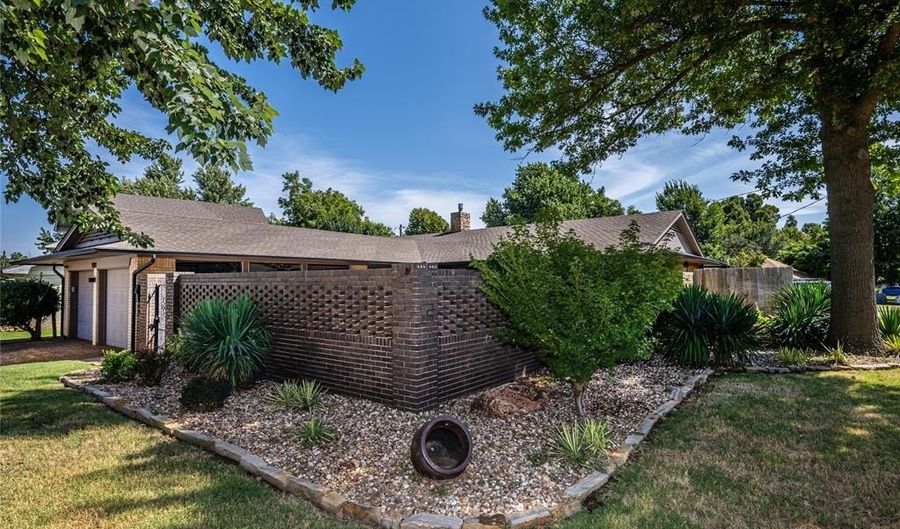 2912 N Shannon Ave, Bethany, OK 73008 - 3 Beds, 2 Bath