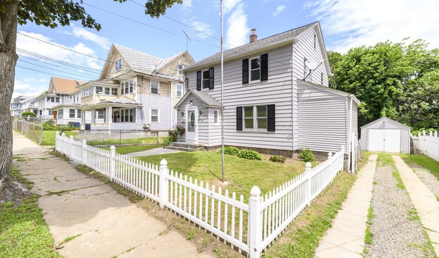 206 Ridgefield Ave, Bridgeport, CT 06610 - 4 Beds, 2 Bath