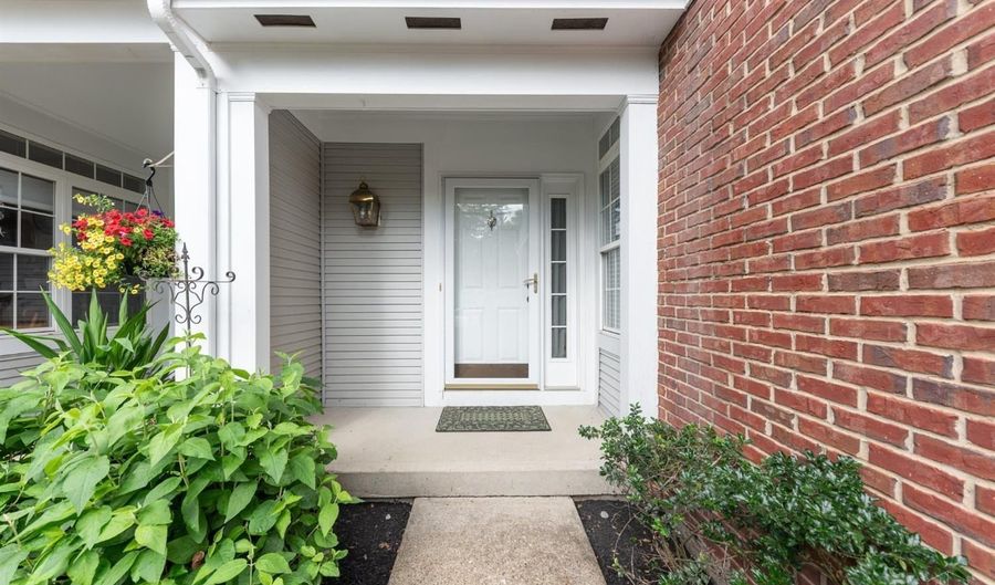 1045 Wittshire Cir, Anderson Twp., OH 45255 - 2 Beds, 4 Bath