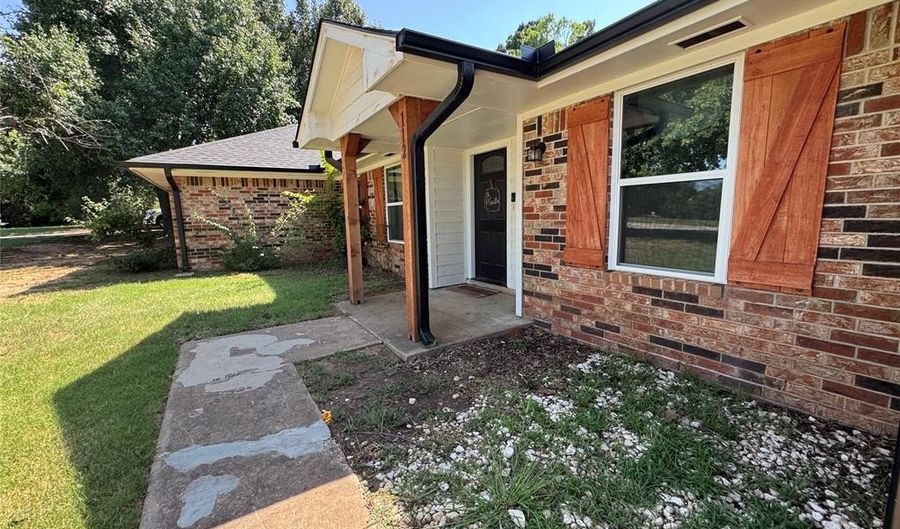 112 Mockingbird Ln, Chickasha, OK 73018 - 4 Beds, 2 Bath