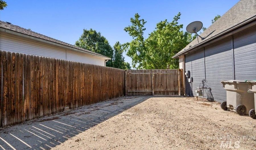 12266 W Edna Dr, Boise, ID 83713 - 4 Beds, 3 Bath