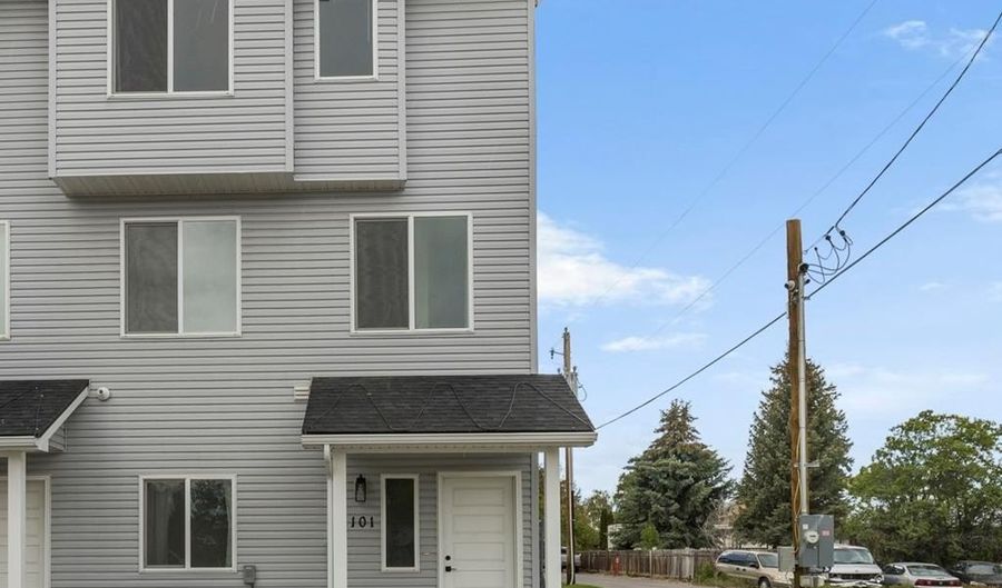 676 E Court St #101, Blackfoot, ID 83221 - 3 Beds, 3 Bath