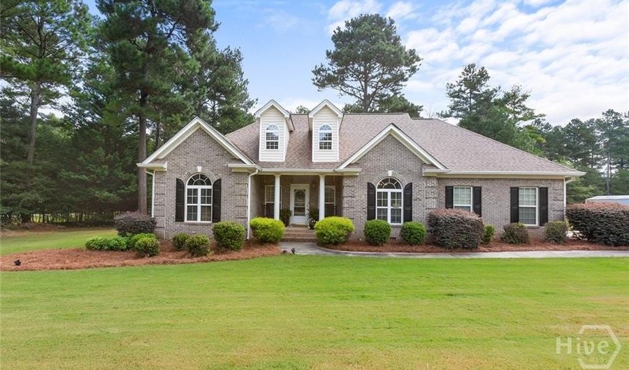 221 Creekside Dr, Arnoldsville, GA 30619 - 3 Beds, 2 Bath