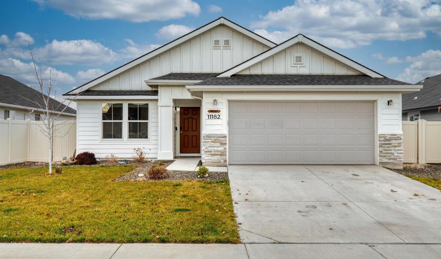 11182 Newton St, Caldwell, ID 83605 - 3 Beds, 2 Bath