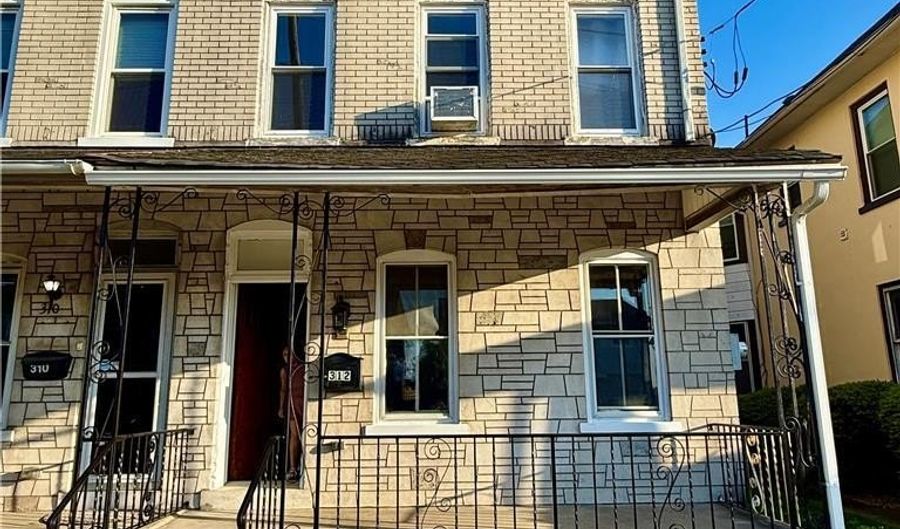 312 W Susquehanna St, Allentown, PA 18103 - 2 Beds, 2 Bath