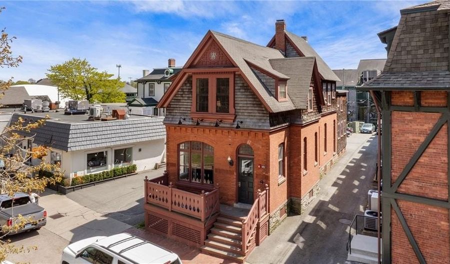3 Memorial Blvd, Newport, RI 02840 - 0 Beds, 3 Bath