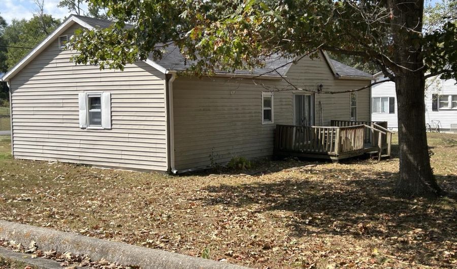 812 Valley Ave, Ava, MO 65608 - 3 Beds, 1 Bath