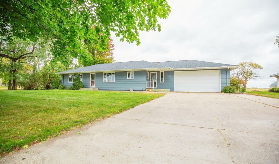 2305 Highway 18 E, Algona, IA 50511 - 3 Beds, 2 Bath