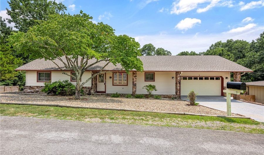 9 Lawson Ln, Bella Vista, AR 72715 - 2 Beds, 2 Bath