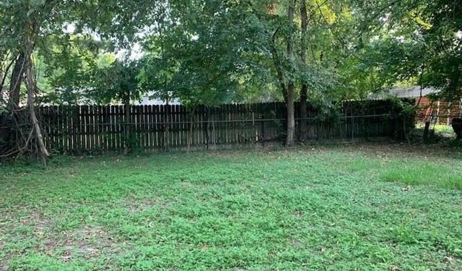 223 Locust St, Alma, AR 72921 - 2 Beds, 1 Bath
