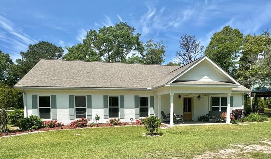311 Lakeside Dr, Carriere, MS 39426 - 4 Beds, 3 Bath