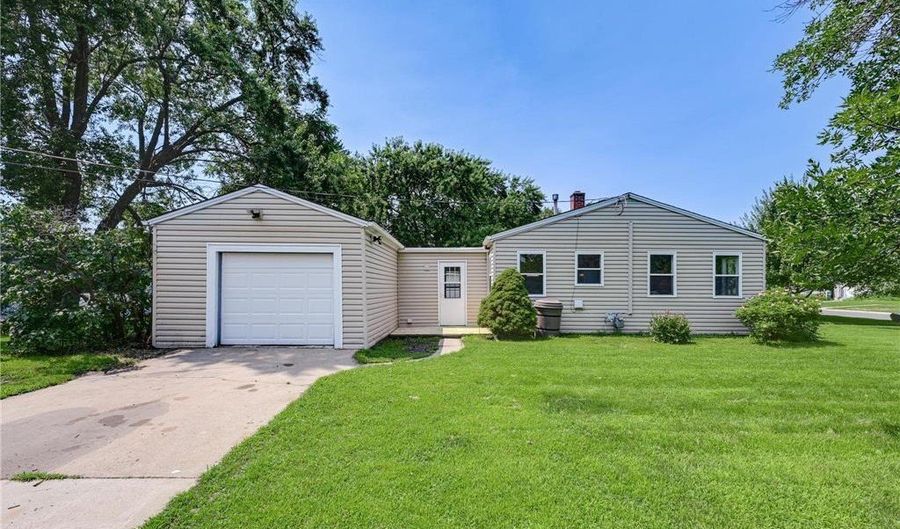 948 Monroe St, Anoka, MN 55303 - 2 Beds, 1 Bath