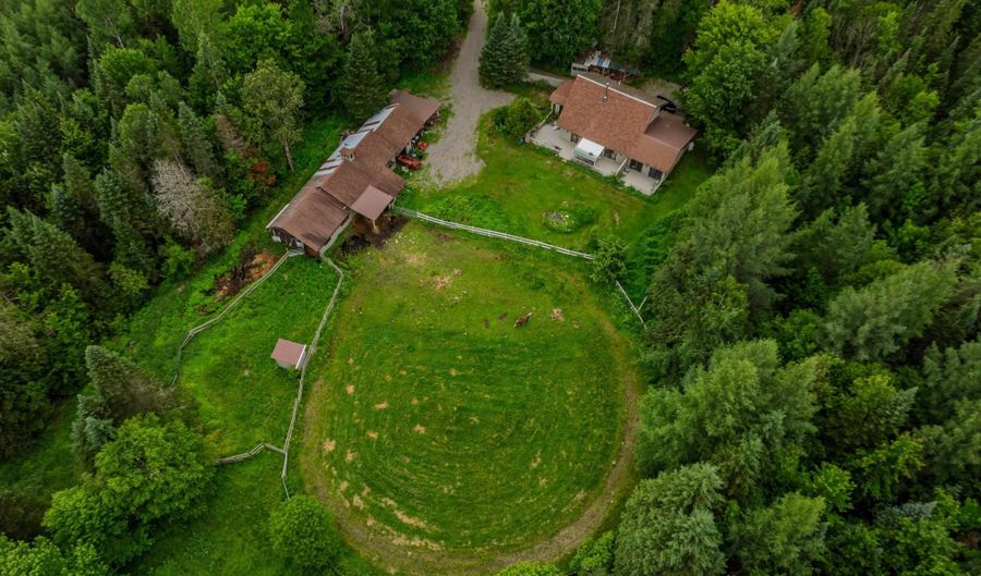 2054 Whitefield Rd, Bethlehem, NH 03574 - 4 Beds, 3 Bath