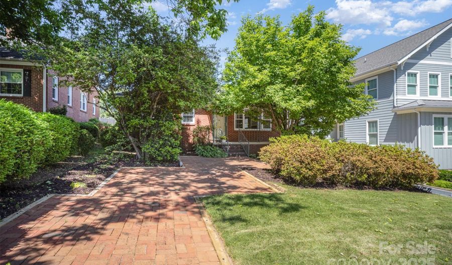 2125 Chatham Ave, Charlotte, NC 28205 - 2 Beds, 2 Bath