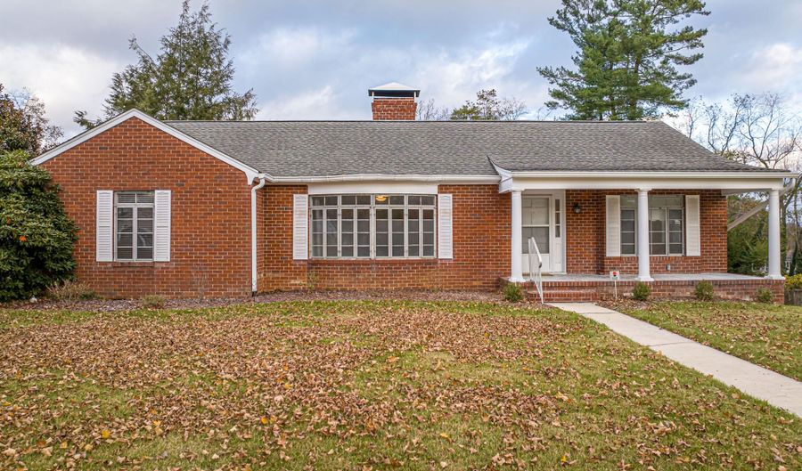 414 Court St, Abingdon, VA 24210 - 2 Beds, 2 Bath