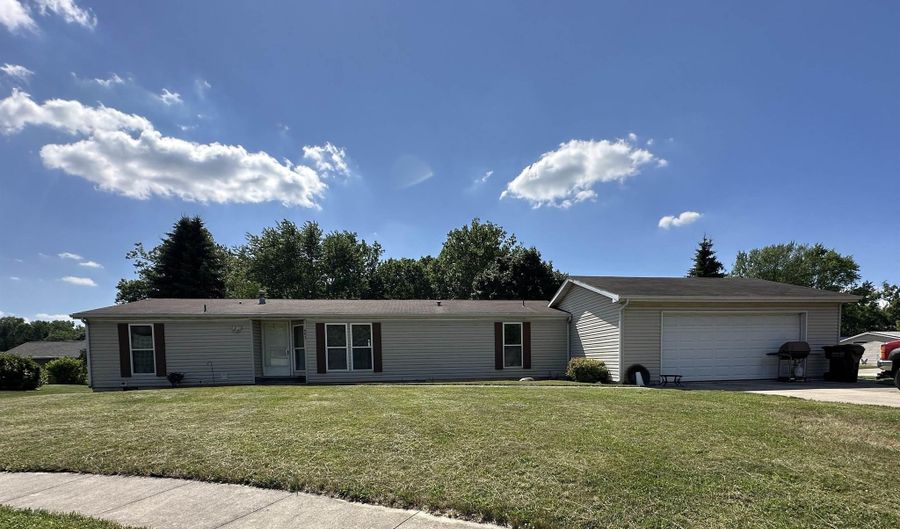 603 Roselawn Ct, Auburn, IN 46706 - 3 Beds, 2 Bath