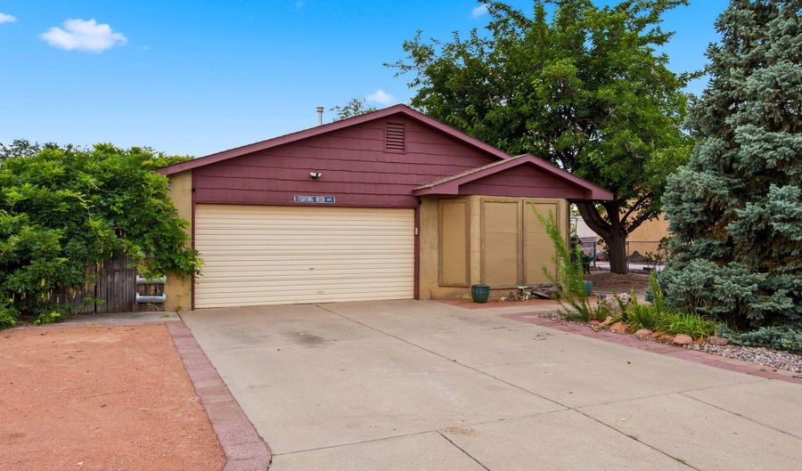 5920 Palo Verde Dr NW, Albuquerque, NM 87114 - 4 Beds, 2 Bath