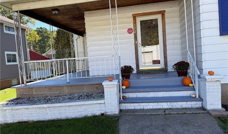 572 W Main St, Adena, OH 43901 - 3 Beds, 1 Bath