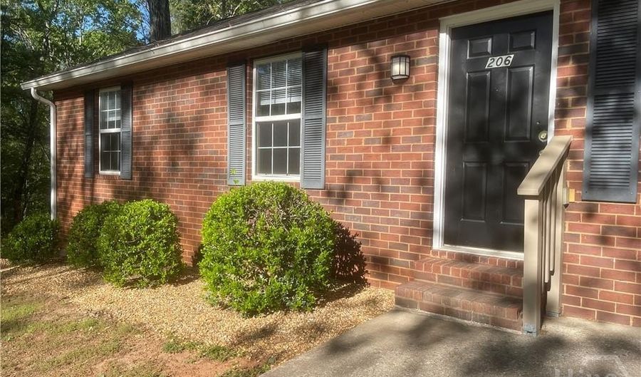 206 Lavender Lakes Dr, Athens, GA 30606 - 3 Beds, 2 Bath