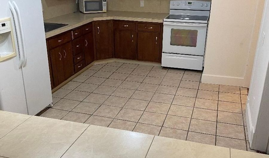 46 Stearns St 2L, Bristol, CT 06010 - 2 Beds, 1 Bath